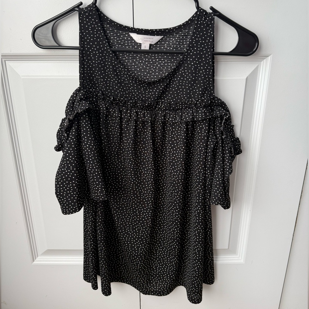 Cold shoulder top